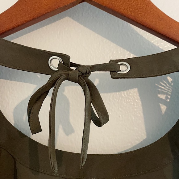 Express Tank Top - Picture 4 of 4